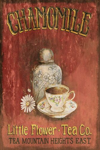 Chamomile Tea - カモミールティーの広告。レトロでヴィンテージ風の金属製サイン。花柄。午後のティータイムに。