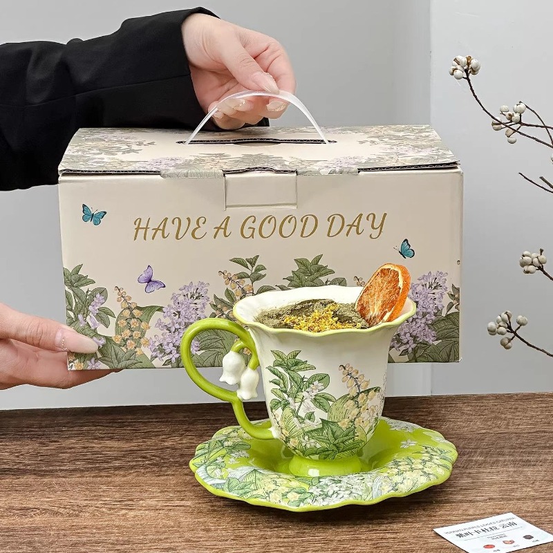 Chamomile Tea - スズランの花が咲くアフタヌーンティーセット - 精巧な高級陶磁器のカップ、マグカップ、コーヒーカップ